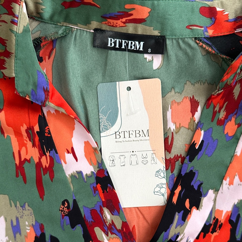 Multicolor Abstract Blouse - Picture 2 of 5